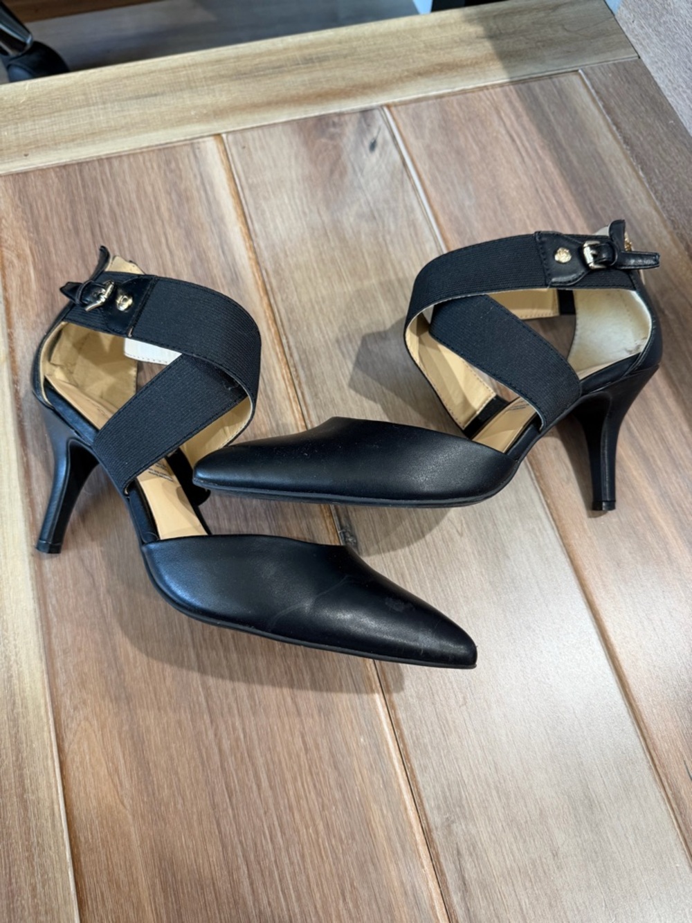 Liz Claiborne Keegan Black Strappy Pointed-Toe Heels 👠 (Size 7.5) Like New - Picture 3 of 6